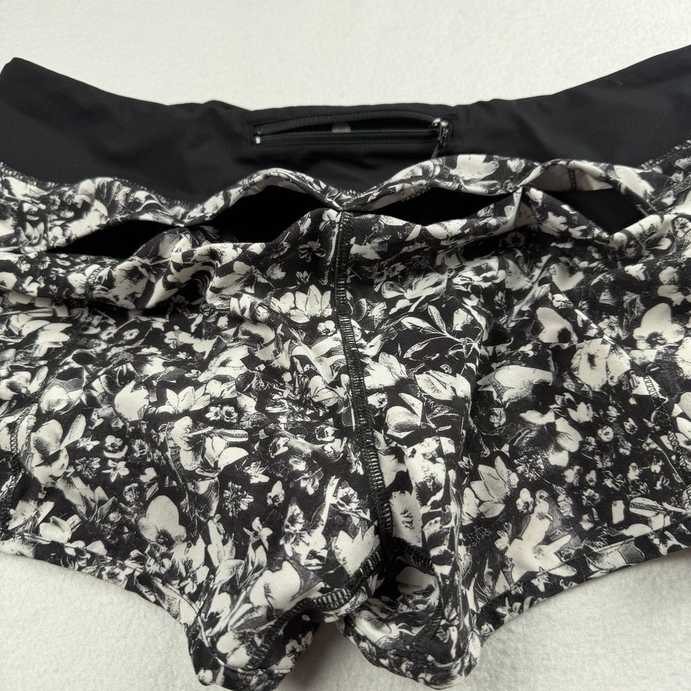 Lululemon Women's Floral Print Speed Short White Black Sz 10 - Picture 7 of 9